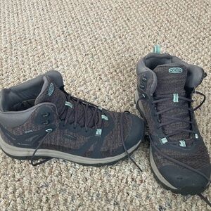 Keen Active/Hiking Shoes